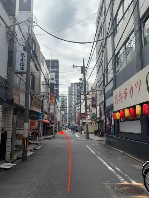 博多劇場の手前の道