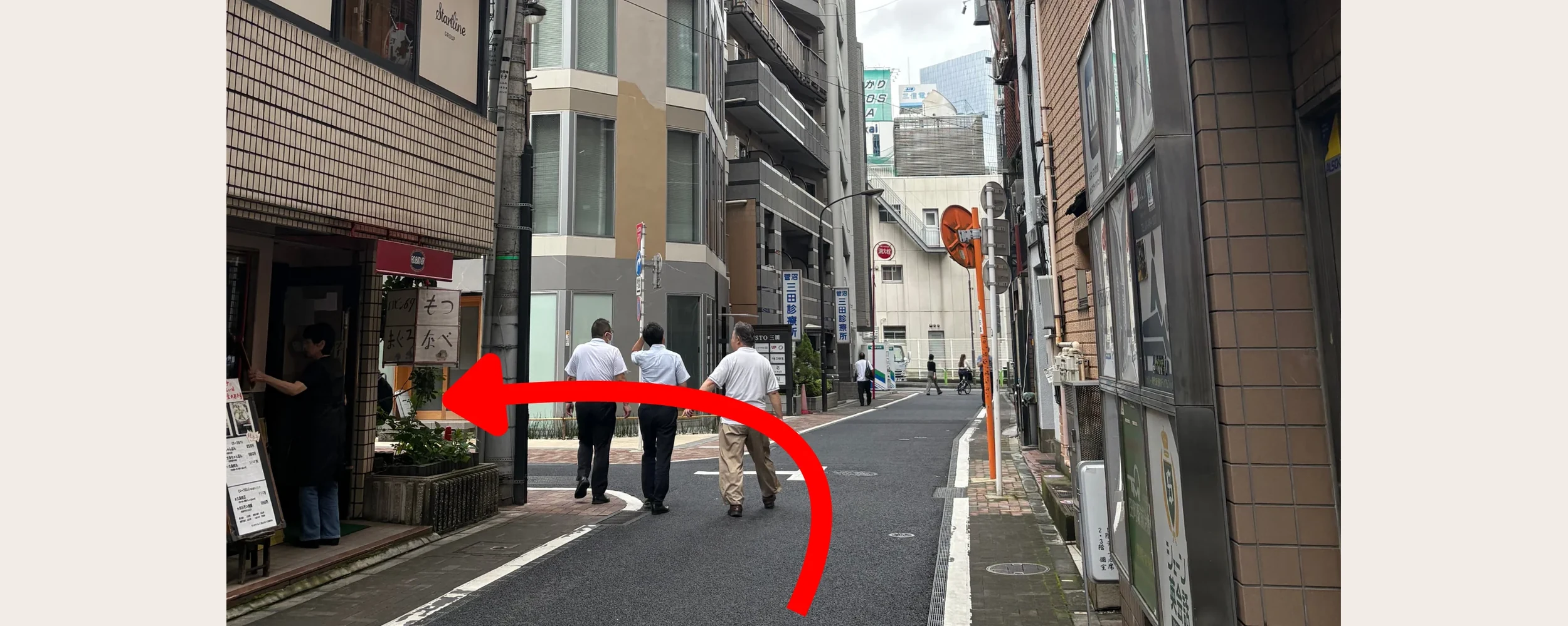 「ロビン」というお店を過ぎて左に曲がる道順